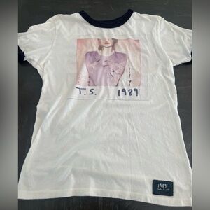 Vintage official Taylor swift concert ringer tee 1989 small